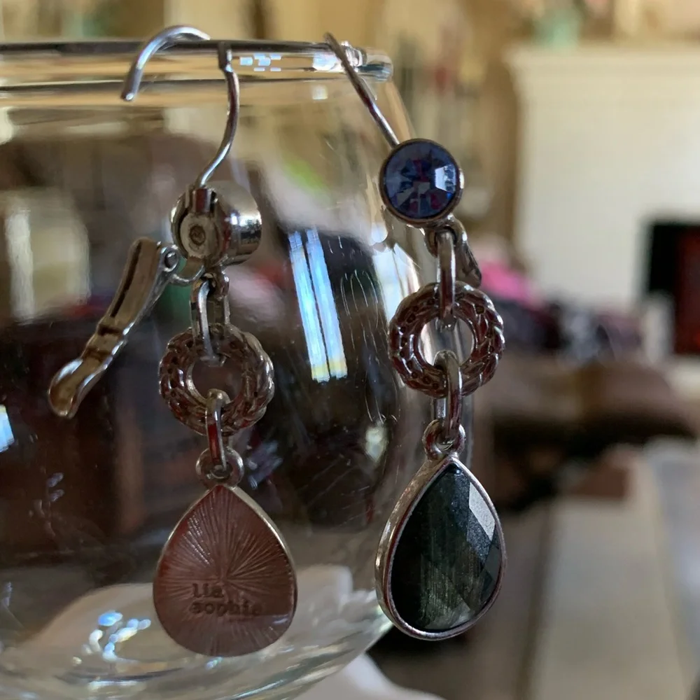 Lia Sophia lever back earrings - Picture 5 of 9